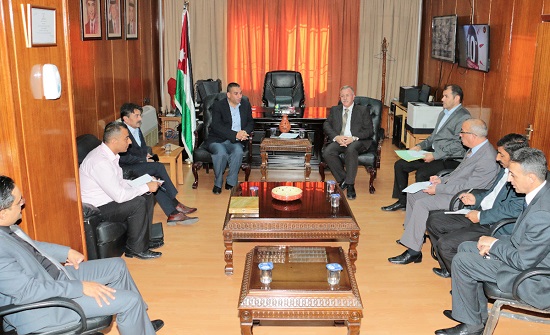 وفد فلسطيني يطلع على التجربة الأردنية في الرياضة المدرسية وفد فلسطيني يطلع على التجربة الأردنية في الرياضة المدرسية