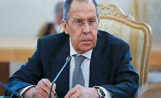 لافروف: روسيا مستعدة لمناقشة جميع القضايا الأمنية لكنها تتخذ موقف فقط من توسع حلف الناتو لافروف: روسيا مستعدة لمناقشة جميع القضايا الأمنية لكنها تتخذ موقف فقط من توسع حلف الناتو