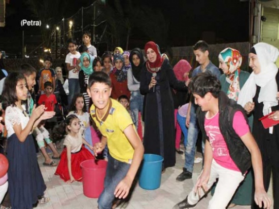 المعلمون المتميزون يحتفون بالأيتام في اربد