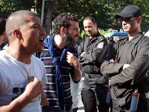 تونس تخفض ساعات حظر التجول إلى 4 ساعات وتدعو لنبذ الفوضى