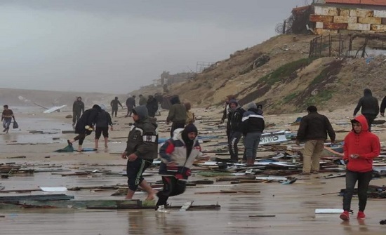 إنقاذ 6 صيادين مصريين والبحث عن سابع مفقود على شواطئ قطاع غزة