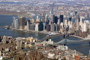 سعودي يلقن أمريكيا "علقة ساخنة" لسبه المملكة