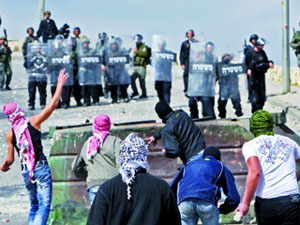 مواجهات بين شبان فلسطينيين وقوات الاحتلال شمال رام الله 