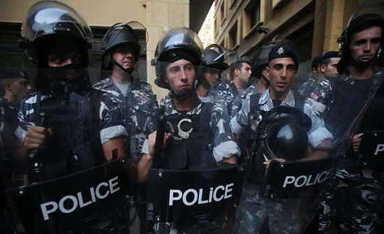 مقتل شخص في اشتباكات بين أنصار حزبين في الشويفات اللبنانية مقتل شخص في اشتباكات بين أنصار حزبين في الشويفات اللبنانية