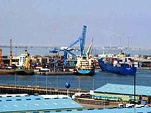 الأمن الكويتي يُحبط محاولة لإدخال سيارة مفخخة إلى ميناء الشعيبة