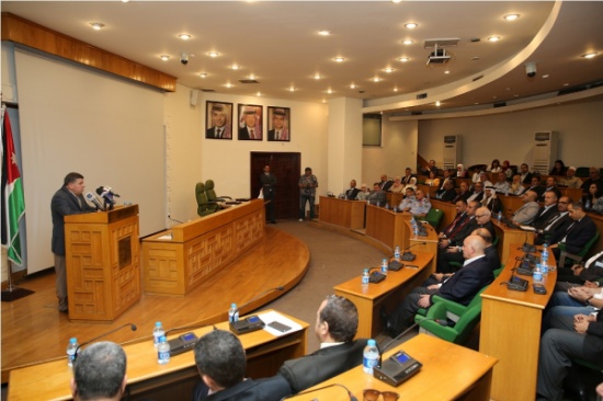 إطلاق مشروع نظام الاتصال وتتبع المركبات لسيارات التكسي الأصفر في عمان