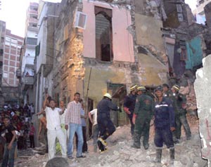 قتلى بانهيار مبنى بالإسكندرية   