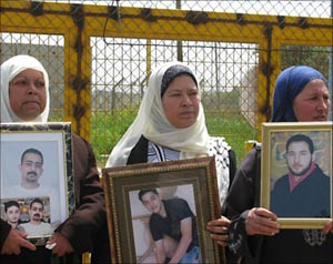 أسرى فلسطين يتجهون لتوسيع الإضراب   