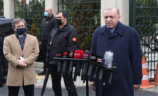 “أردوغان يتهم الاتحاد الأوروبي والناتو بالتقاعس عن حماية أوكرانيا “أردوغان يتهم الاتحاد الأوروبي والناتو بالتقاعس عن حماية أوكرانيا