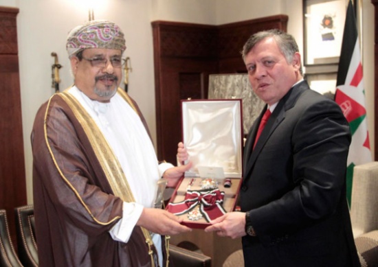 الملك يستقبل السفير العُماني بمناسبة انتهاء عمله في المملكة الملك يستقبل السفير العُماني بمناسبة انتهاء عمله في المملكة