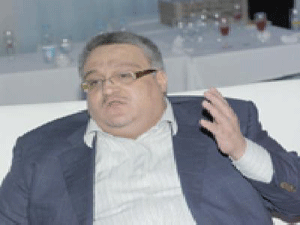 التحقيقات تكشف : سفر شاهين للخارج مخالف للقانون