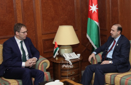 المومني: الأردن حقق نتائج مهمة في مؤتمر لندن للمانحين المومني: الأردن حقق نتائج مهمة في مؤتمر لندن للمانحين