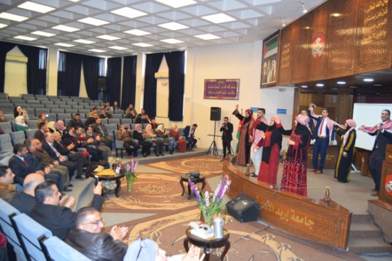يوم نشاط مميز يقيمه قسم اللغة الانجليزية في جامعة إربد الأهلية يوم نشاط مميز يقيمه قسم اللغة الانجليزية في جامعة إربد الأهلية