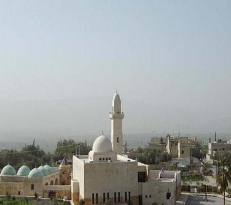 استكمال فرش مسجد مقام الصحابي معاذ بن جبل استكمال فرش مسجد مقام الصحابي معاذ بن جبل