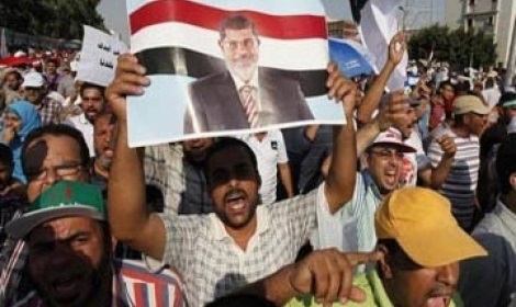 مؤيدو مرسي في أكبر حشد بمليونية "عيد النصر" مؤيدو مرسي في أكبر حشد بمليونية "عيد النصر"