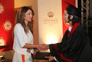 الملكة رانيا ترعى تخريج الفوج الثاني لطلاب الماجستير من معهد البحر الأحمر للفنون السينمائية في العقبة  