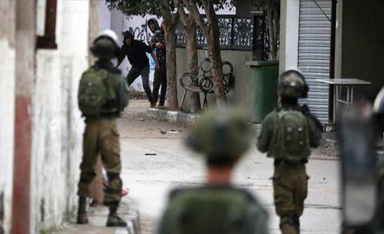 فلسطينيون يصيبون جندييْن إسرائيلييْن ويستولون على سلاح أحدهما شمال الضفة الغربية فلسطينيون يصيبون جندييْن إسرائيلييْن ويستولون على سلاح أحدهما شمال الضفة الغربية
