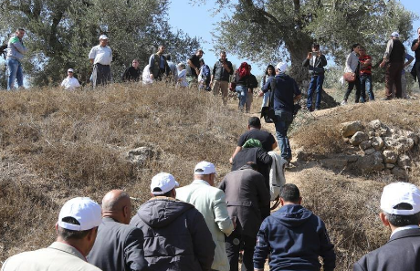 رام الله .. السفير أبووندي يلتقي رئيس هيئة مقاومة الجدار والاستيطان