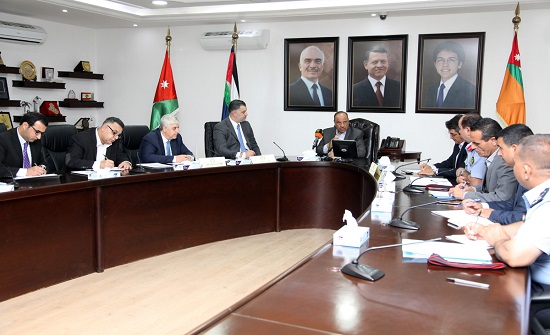 الداخلية والعمل تبحثان تنظيم سوق العمل وضبط العمالة المخالفة الداخلية والعمل تبحثان تنظيم سوق العمل وضبط العمالة المخالفة