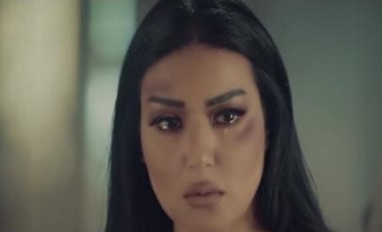 سمية الخشاب في أول فيديو لها: انفصلت عن أحمد سعد لاعتدائه علي بالضرب