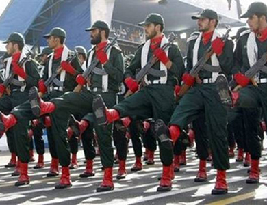 الشبكة السورية: الحرس الثوري الإيراني يدعم “المقاتلين الشيعة” في سوريا الشبكة السورية: الحرس الثوري الإيراني يدعم “المقاتلين الشيعة” في سوريا
