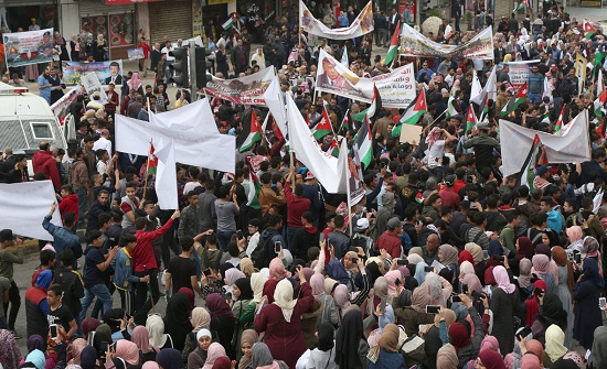 مسيرة في الرصيفة تأييدا لمواقف الملك تجاه فلسطين مسيرة في الرصيفة تأييدا لمواقف الملك تجاه فلسطين