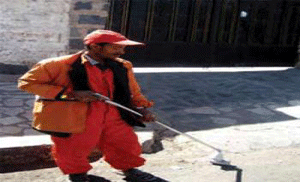 عمال النظافة في بلدية مادبا يشكون سوء المعاملة من قبل البعض