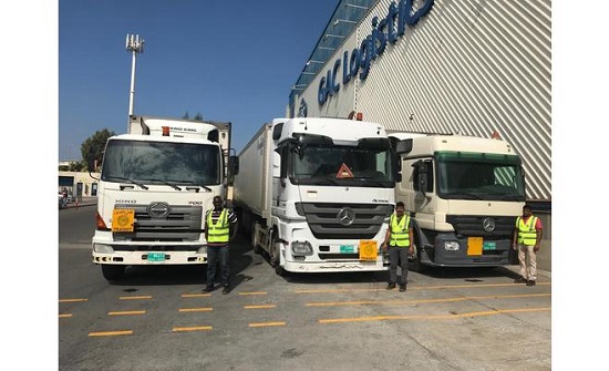 أول 3 شاحنات إماراتية تعبر الأردن إلى لبنان أول 3 شاحنات إماراتية تعبر الأردن إلى لبنان