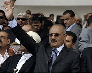 صالح يشترط توقيع المبادرة مع المعارضة 