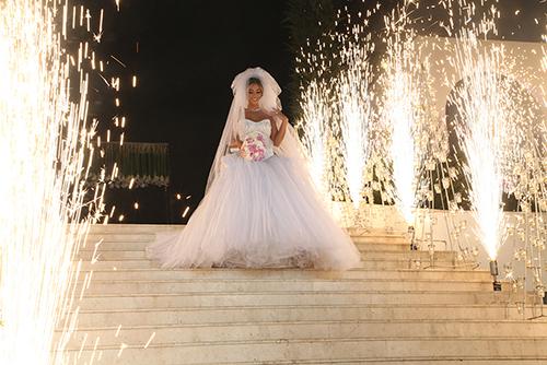 بعد التأجيل نانسي أفيوني تدخل القفص الذهبي بـ 3 فساتين " فيديو " بعد التأجيل نانسي أفيوني تدخل القفص الذهبي بـ 3 فساتين " فيديو "