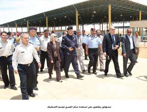 مسؤولون يطلعون على استعداد مركز العمري لموسم الاصطياف