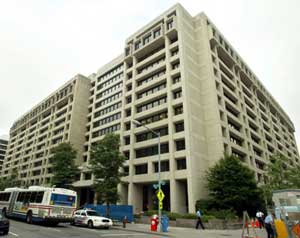 نزاع على رئاسة النقد الدولي   