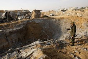 وفاة فلسطيني واصابة اخر في انهيار نفق برفح 