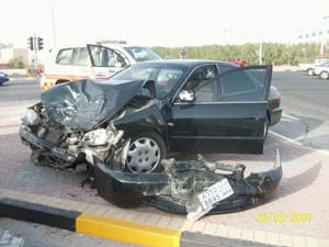 (5) إصابات اثر حادث تصادم في شارع الاستقلال