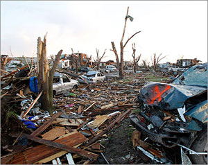 116 قتيلا في أعاصير بأميركا 