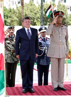   الملك يعود من مصر 