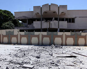 أعنف غارات للناتو على مقر القذافي 