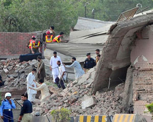 قتلى بتفجير مركز أمني في بيشاور