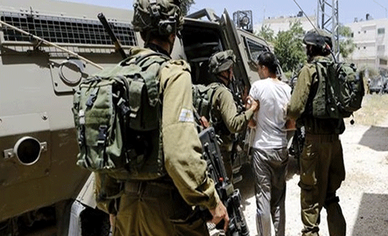 الاحتلال يعتقل 15 فلسطينيا بالضفة الغربية الاحتلال يعتقل 15 فلسطينيا بالضفة الغربية