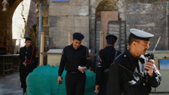 شرطة القاهرة تنفي صحة صور "سحل" امرأة شرطة القاهرة تنفي صحة صور "سحل" امرأة