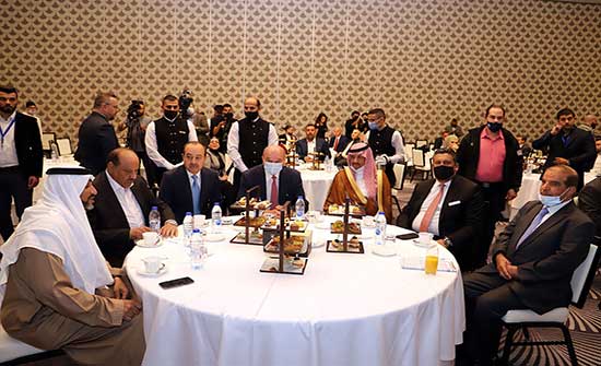 الفايز: الاردن تجاوز مؤامرات وصفقات مشبوهة استهدفت الثوابت الوطنية الفايز: الاردن تجاوز مؤامرات وصفقات مشبوهة استهدفت الثوابت الوطنية