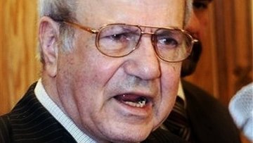 تجاذب بين قوائم لمرشحين من "غرب وشرق الأردن" تجاذب بين قوائم لمرشحين من "غرب وشرق الأردن"