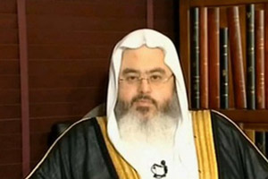 عالم سعودي يصف النساء المطالبات بقيادة السيارة بالـ"منافقات"