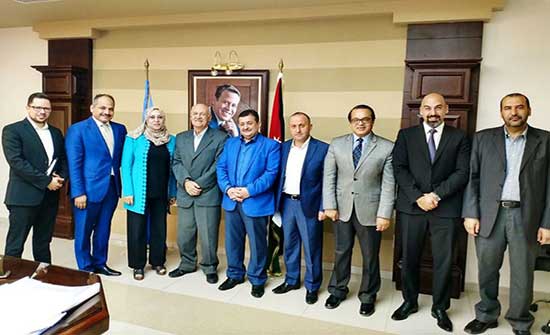 الخشمان يلتقي ممثلين عن هيئات المجتمع المحلي في السلط الخشمان يلتقي ممثلين عن هيئات المجتمع المحلي في السلط
