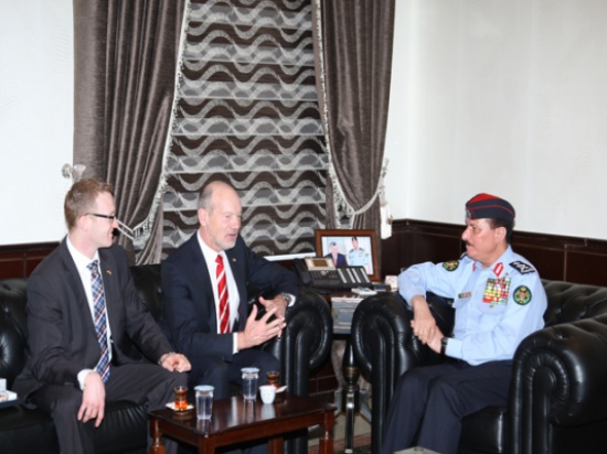 الطوالبة يلتقي وفداً من ضباط المدرسة العليا الألمانية