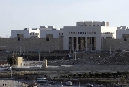 الرئيس السلوفيني يزور شركات رائدة بمجمع الملك الحسين للأعمال