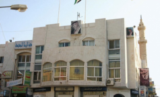 3 اشخاص يتشاركون في طعن وضرب حارس بلدية الرمثا 3 اشخاص يتشاركون في طعن وضرب حارس بلدية الرمثا
