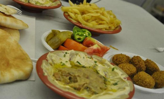 3521 مطعماً ومحل حلويات تقدموا بطلب الحصول على تصريح