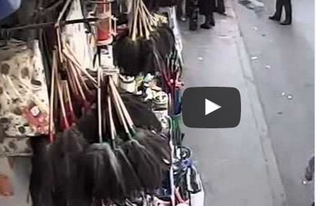 شاهد كيف سرقت امرأة موقد غاز من محل