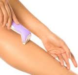 لماذا عليكِ إزالة شعر الساقين بالشفرة الساعة العاشرة مساءً؟